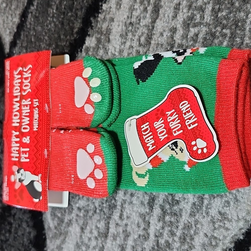 HAPPY HOWLIDAYS SMALL DOG BREED & OWNER MATCHING SOCK SET PRICE FIRM